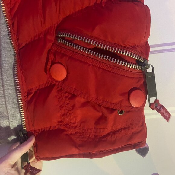 Red Puffer Winter Vest - Picture 4 of 8